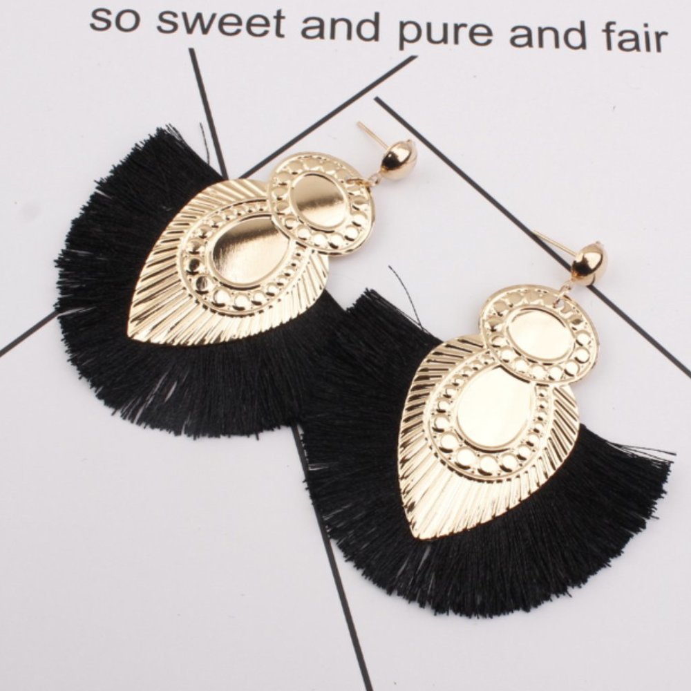 🍒 EAGLE 🦅 Gold Tassel Drop Earrings - Picture 3 of 3
